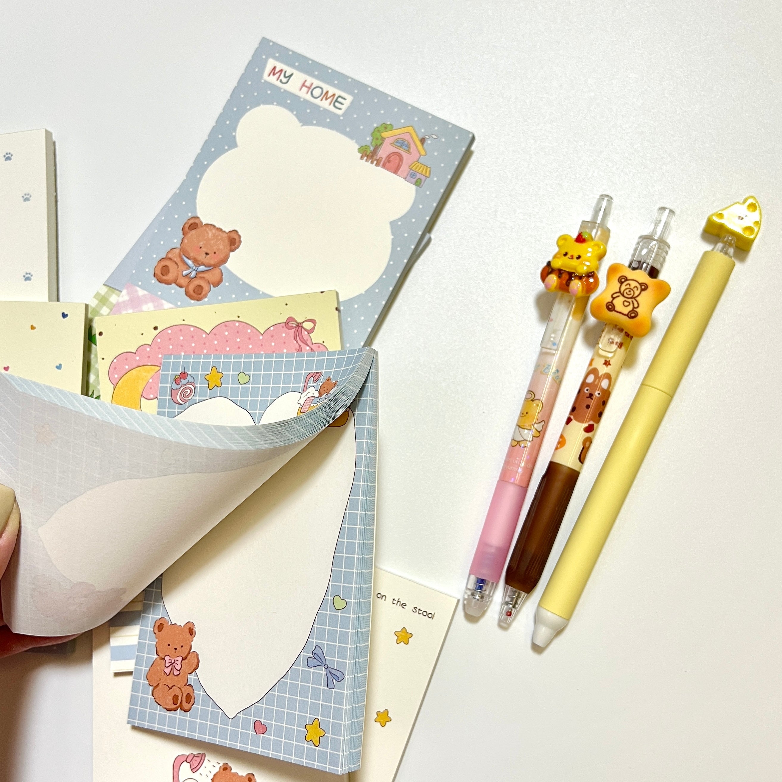 🐻 Cute Bear Sticky Notes